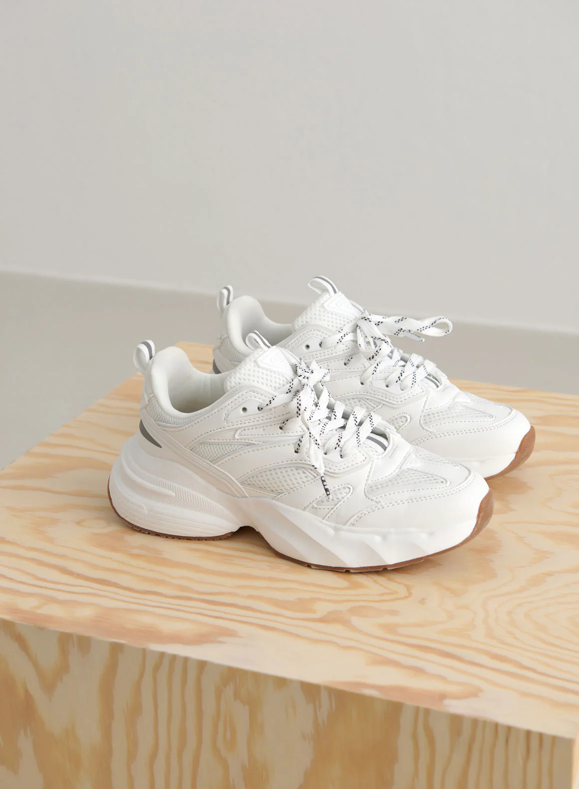 All White Athena 100 - Image 4