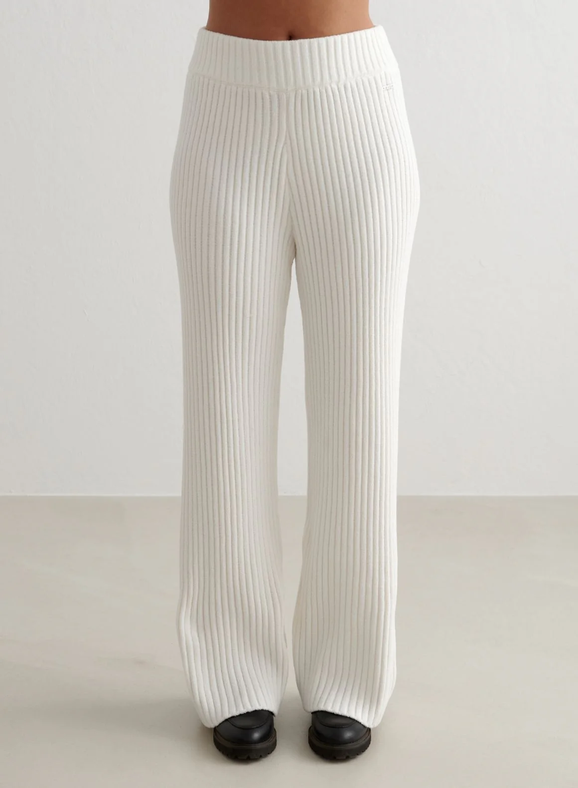 Almond White Rib Knit Sweater & Pants Set - Image 5