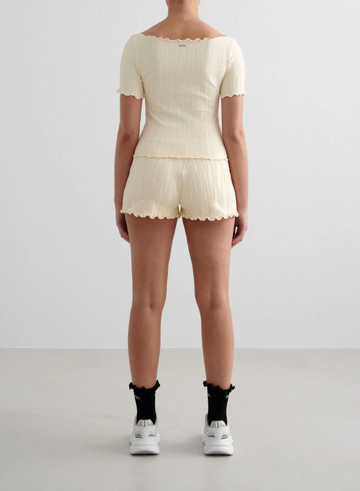 Almond White Tulip Short Sleeve Top - Image 4