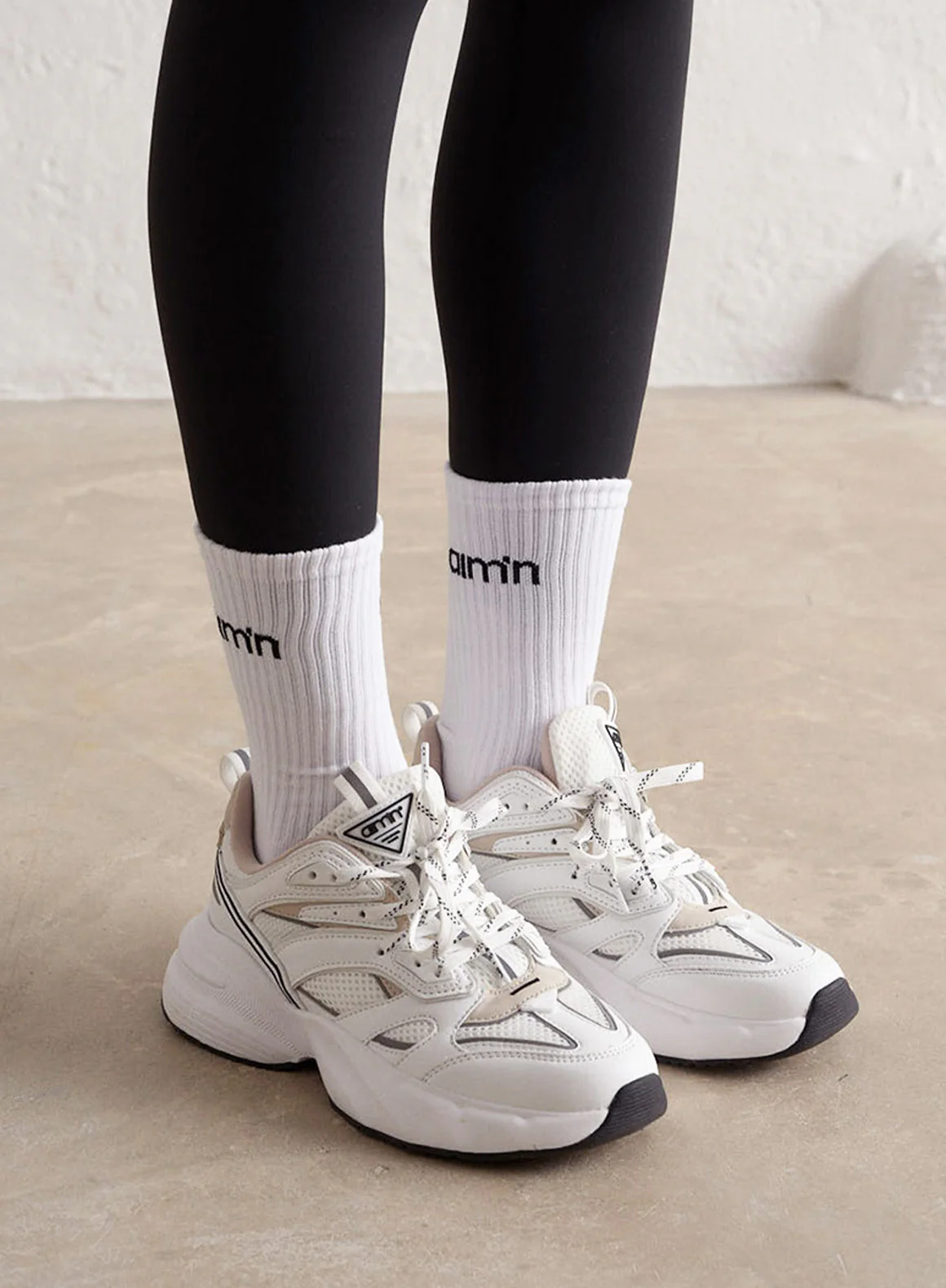 White Athena 100 - Image 5