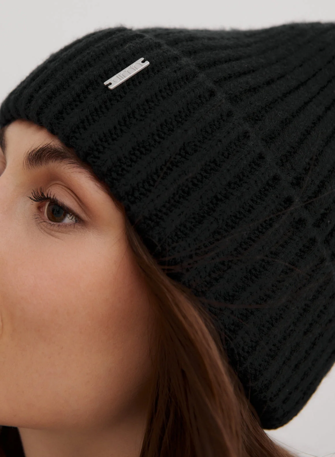 Black Chunky Beanie - Image 3