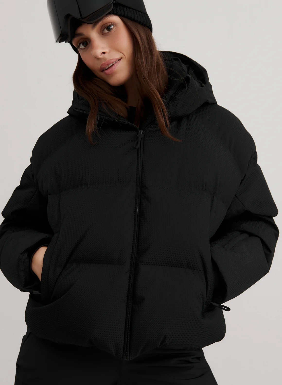 Black Cortina Ski Set - Image 2