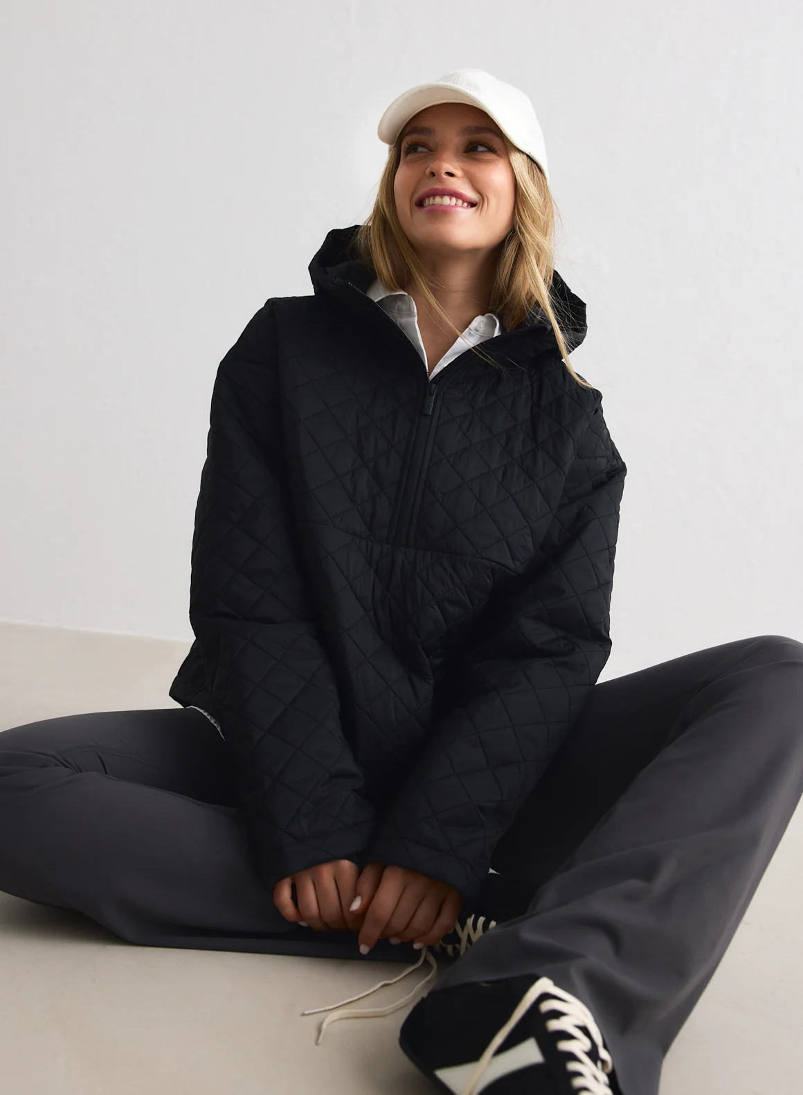 Black Cropped Quilted Anorak - Image 2