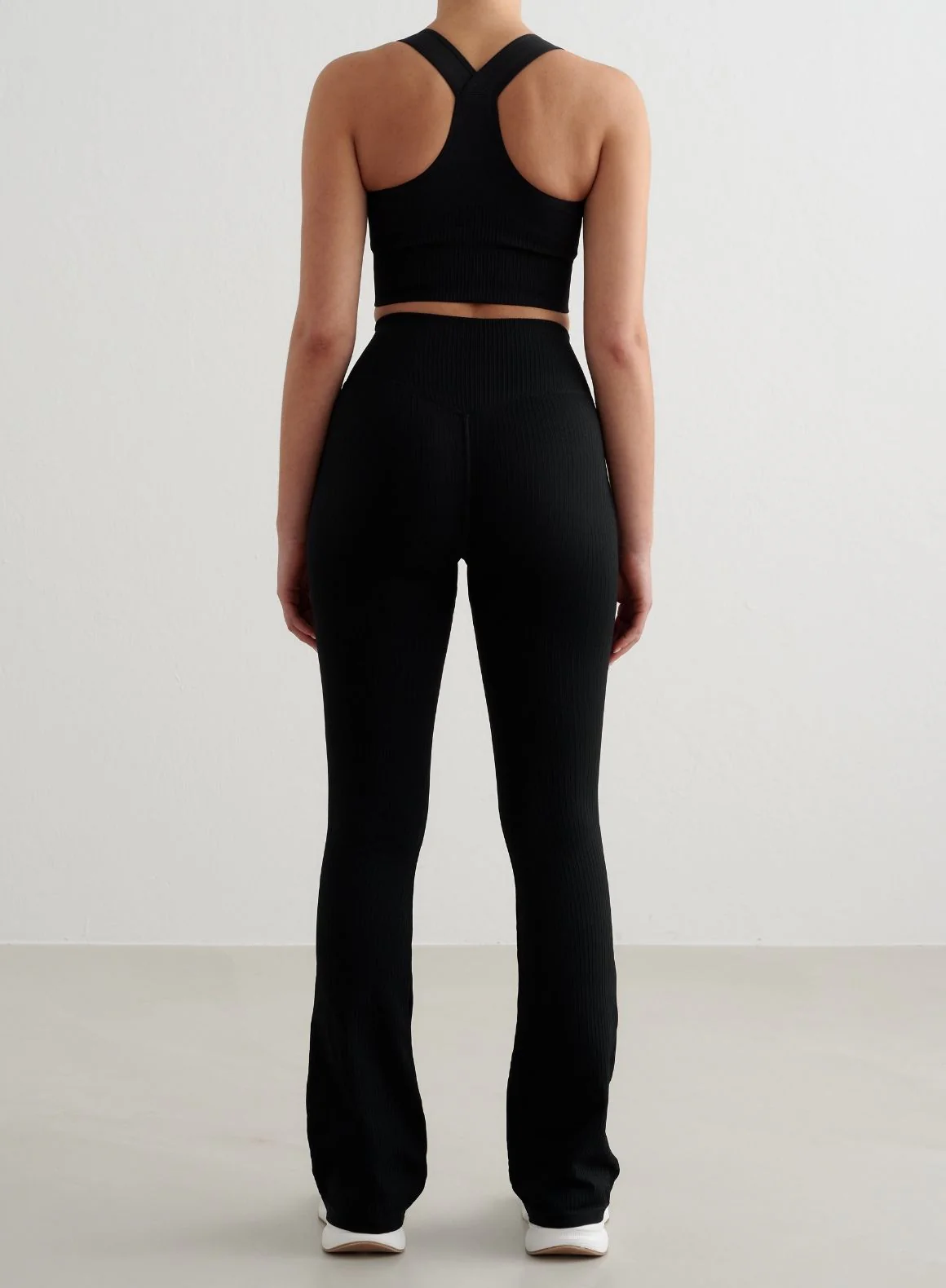Black Ribbed Seamless High Support Bra - Image 4