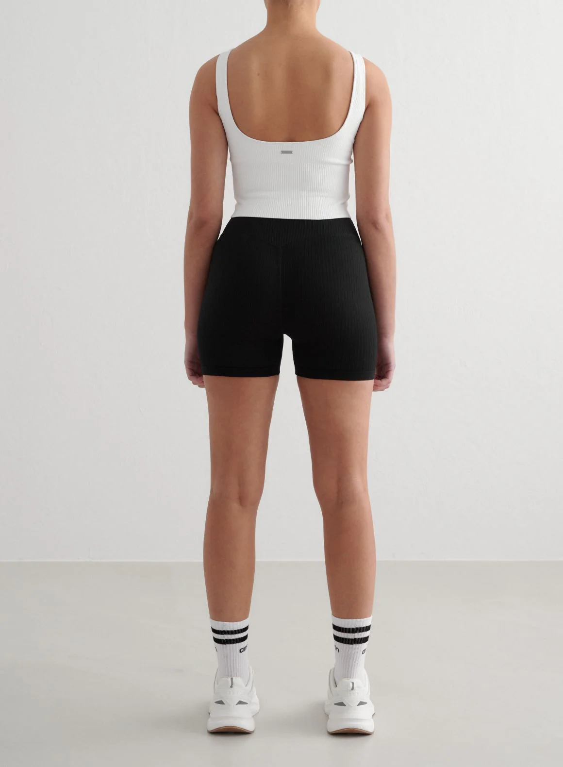 Black Ribbed Seamless Midi Biker Shorts - Image 3