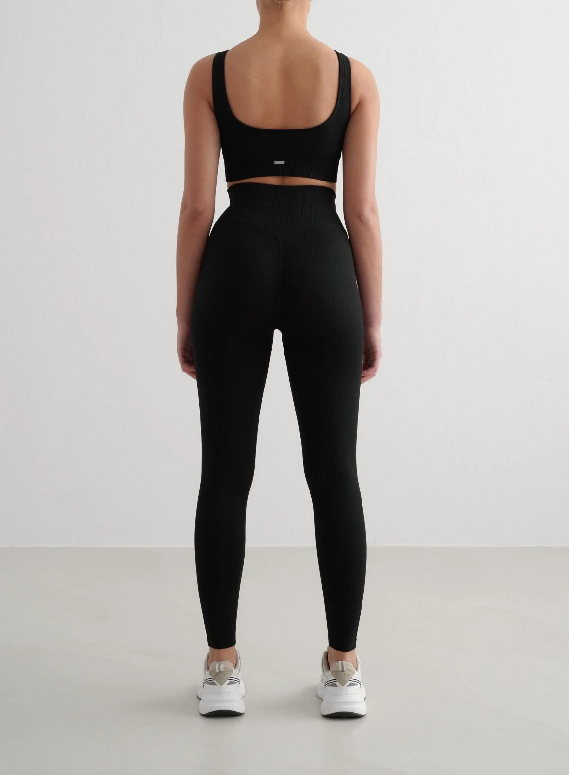 Black Ribbed Seamless Bra - Image 4