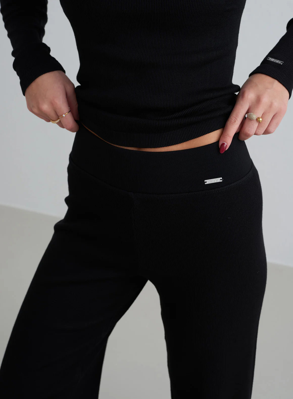 Black Ribbed Wool Wide Pants - Image 17