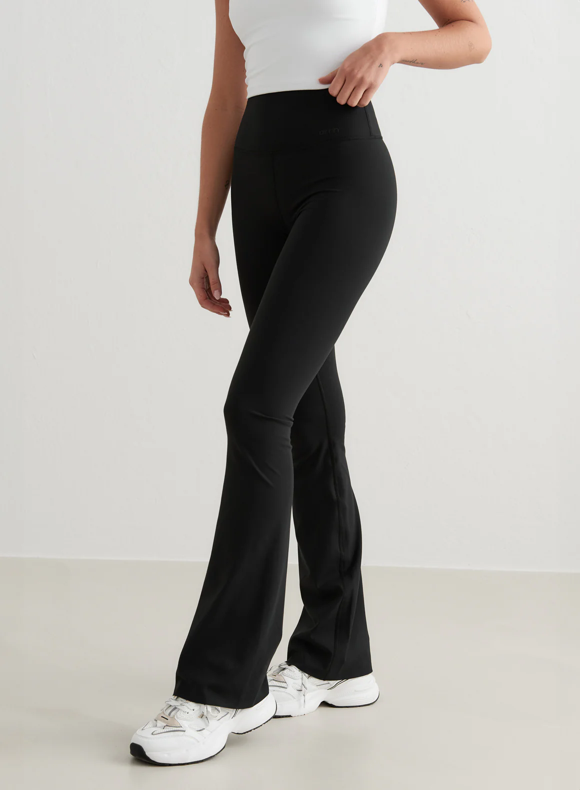 Black Sense Flare Tights - Image 97