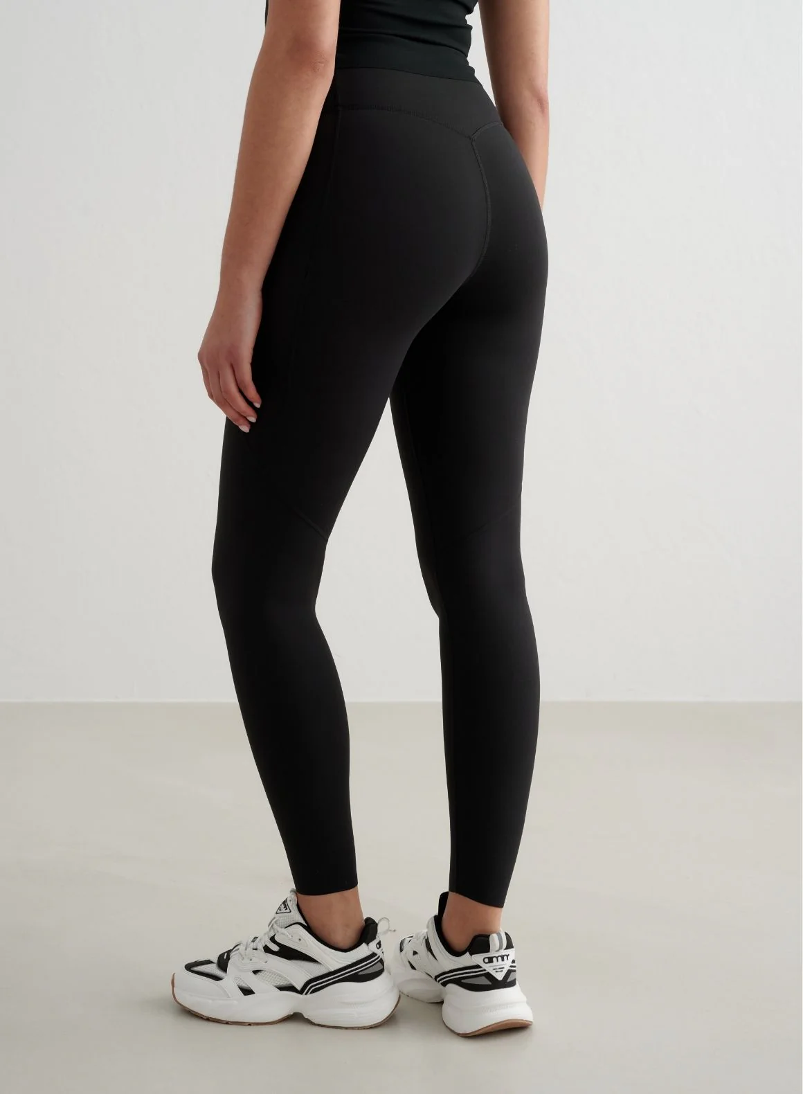 Black Sense Pocket Tights - Image 5