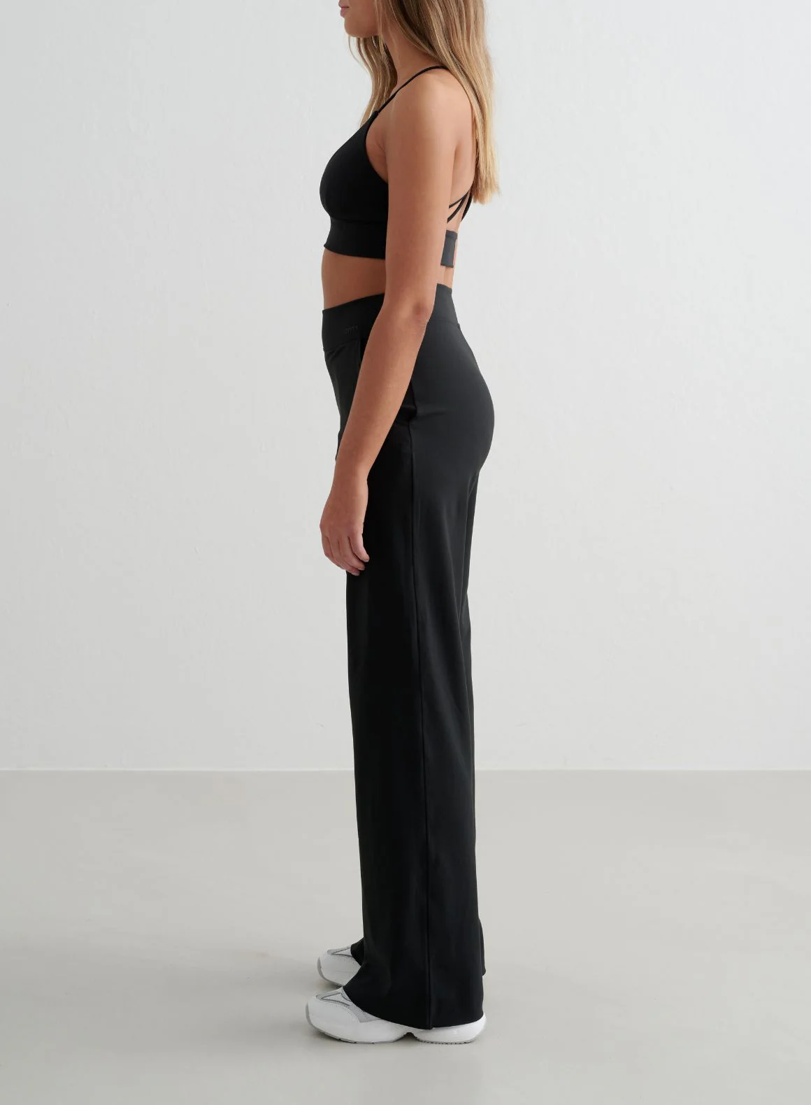 Black Sense Wide Pants & Strap Bra Set - Image 3