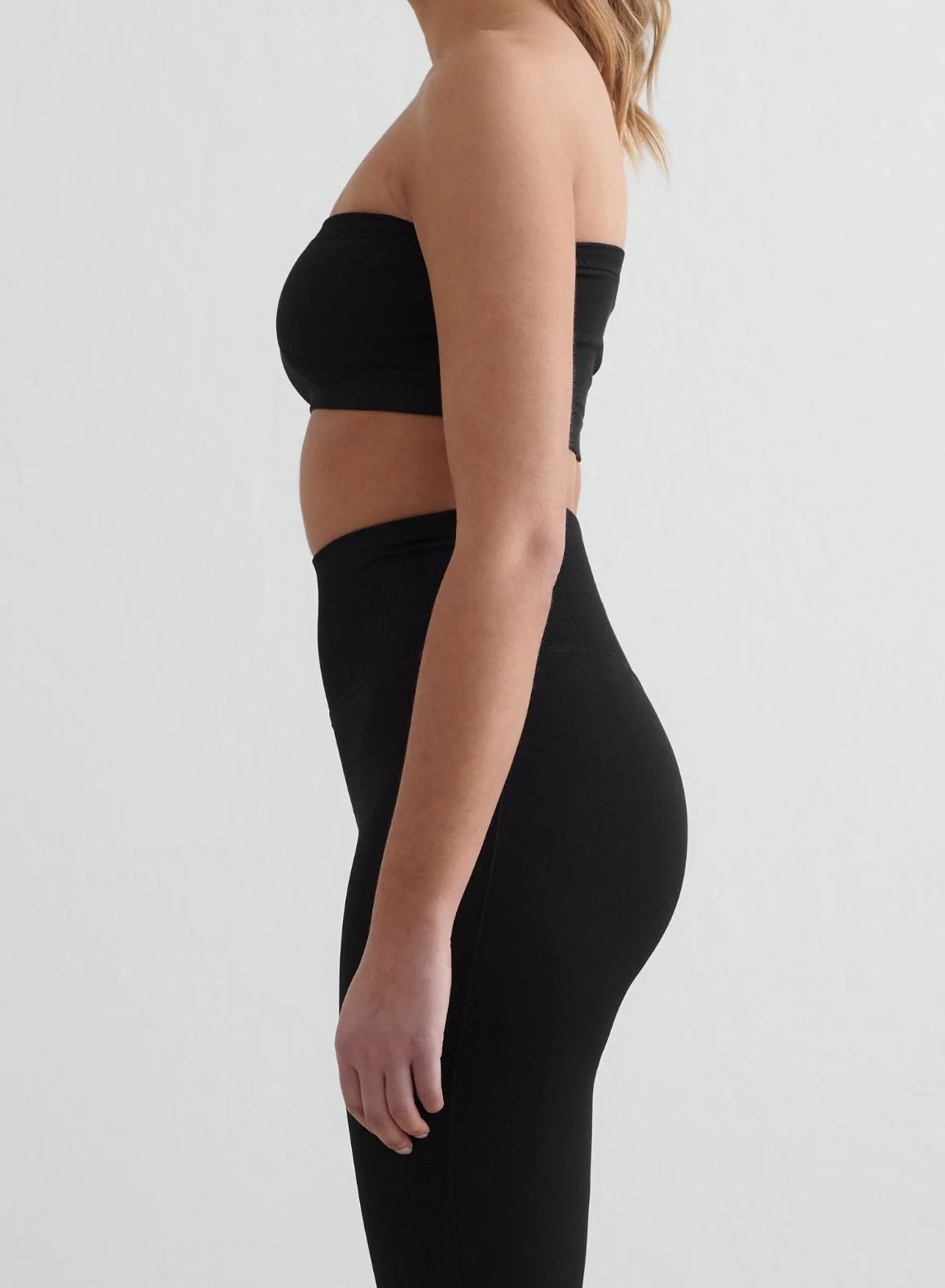 Black Shape Seamless Bandeau Bra - Image 6