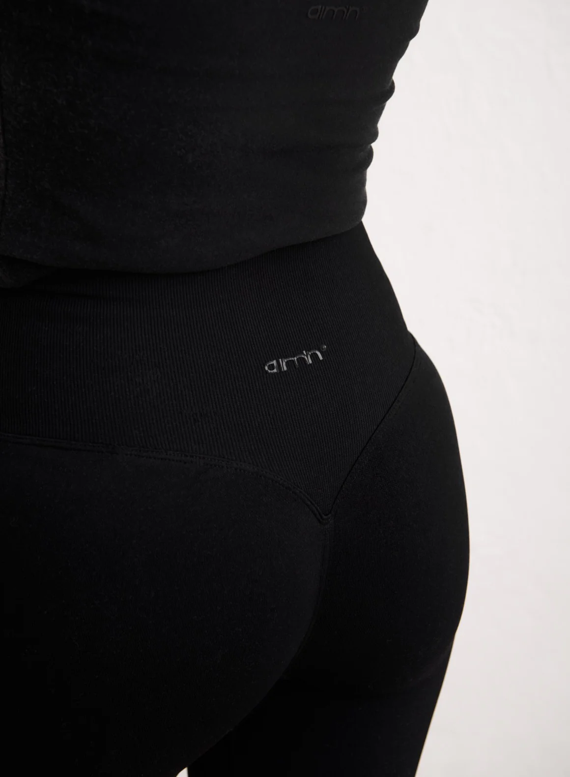Black Shape Seamless Biker Shorts - Image 5