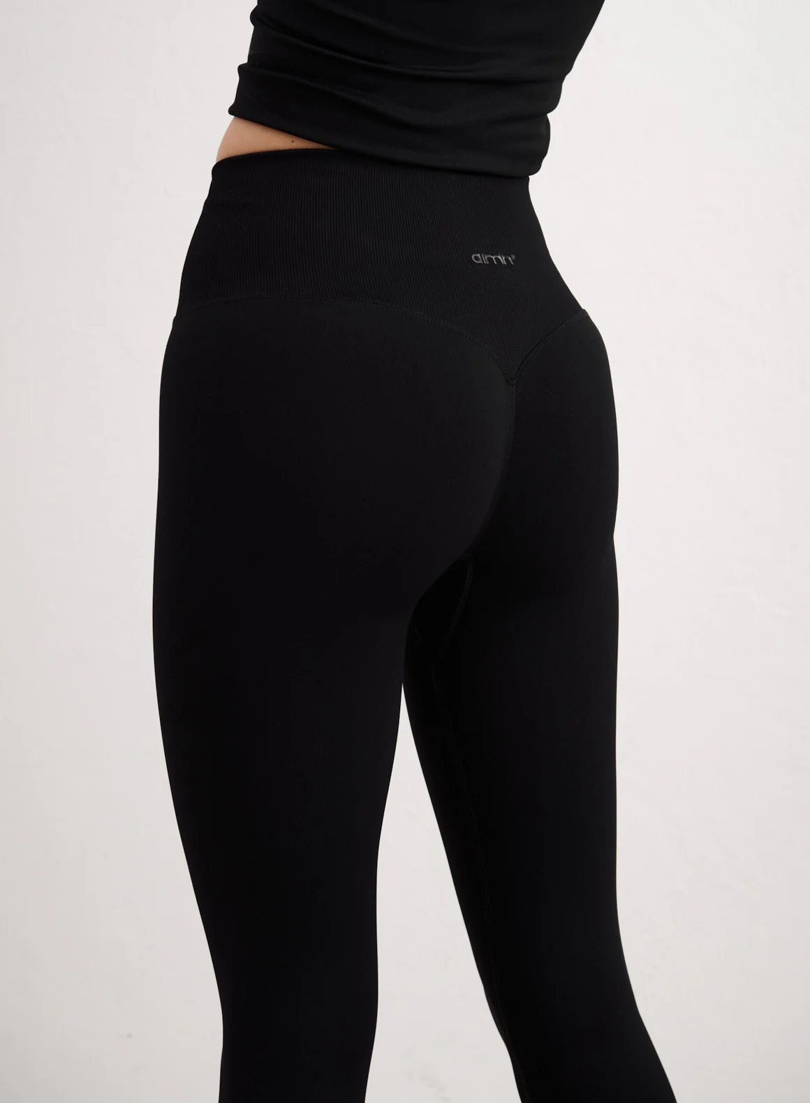 Black Shape Seamless Capri Tights - Image 6