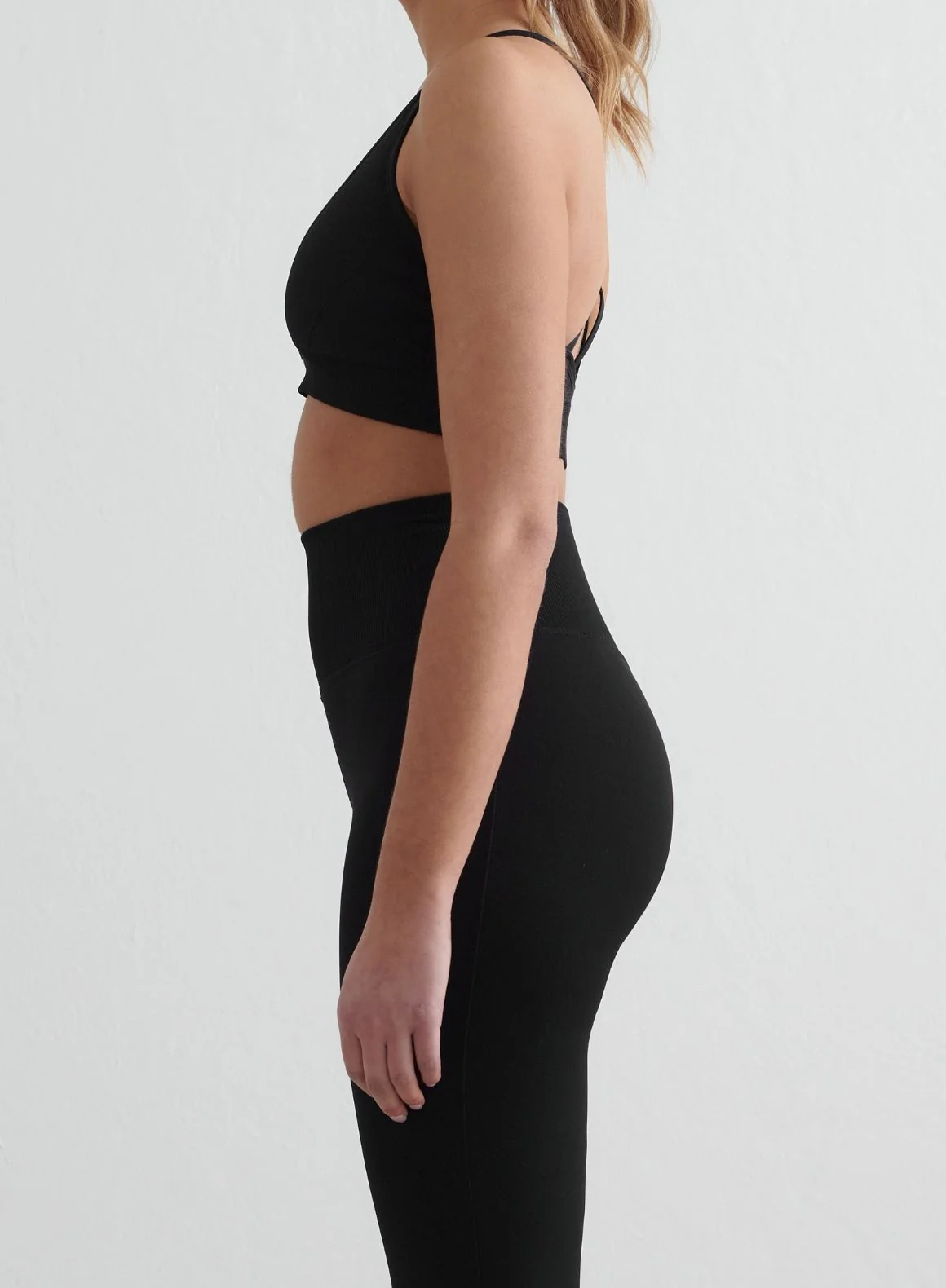 Black Shape Seamless Cross Back Bra - Image 6