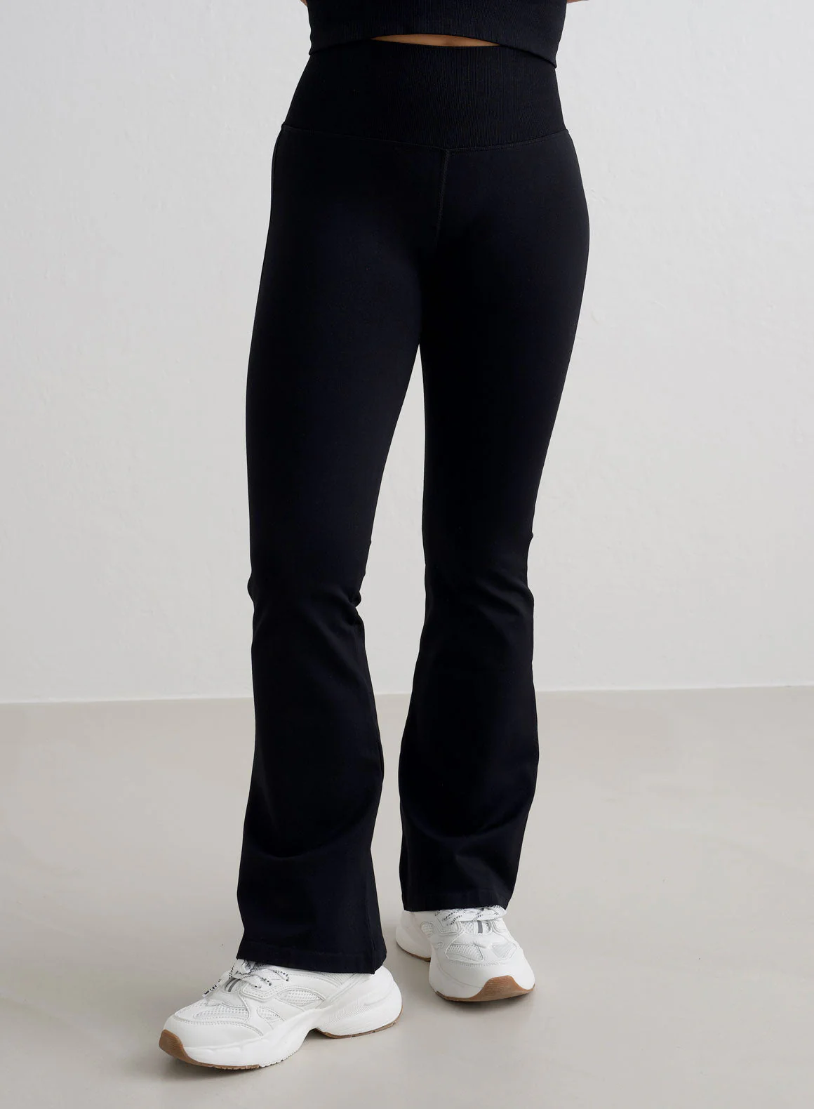 Black Shape Seamless Flare Petite Tights - Image 5