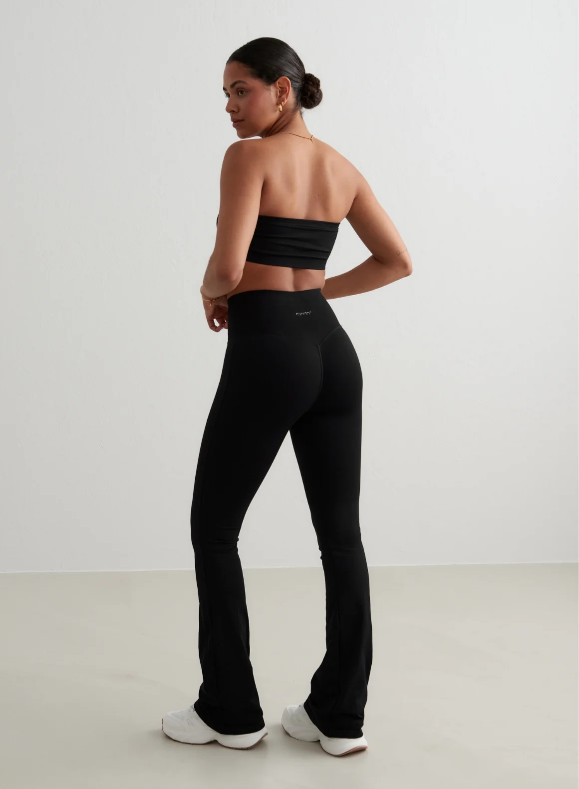 Black Shape Seamless Flare Tights - Image 111