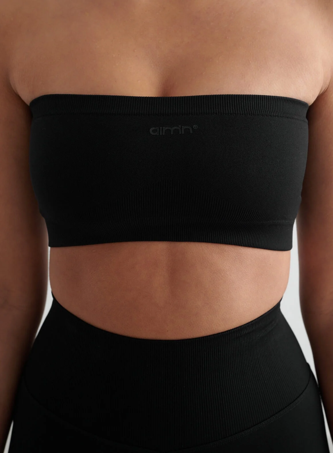 Black Shape Seamless Flare Tights & Bandeau Set - Image 4