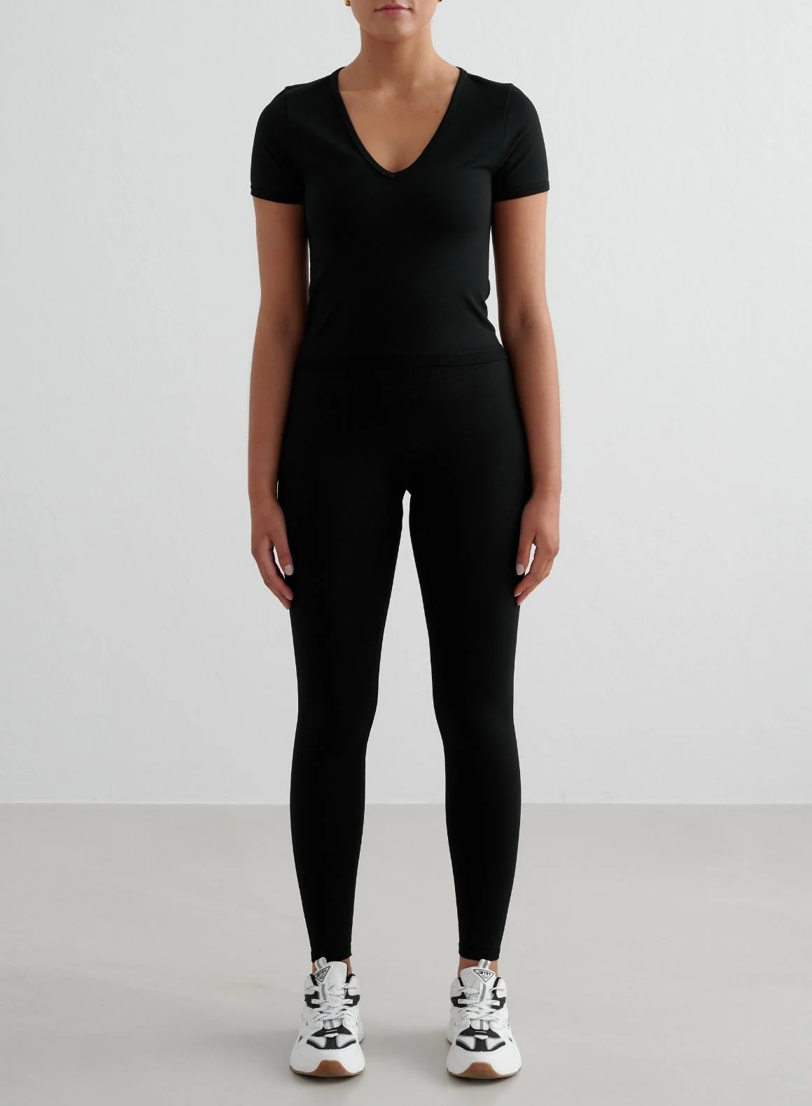 Black Shape Seamless Short Sleeve - Image 3