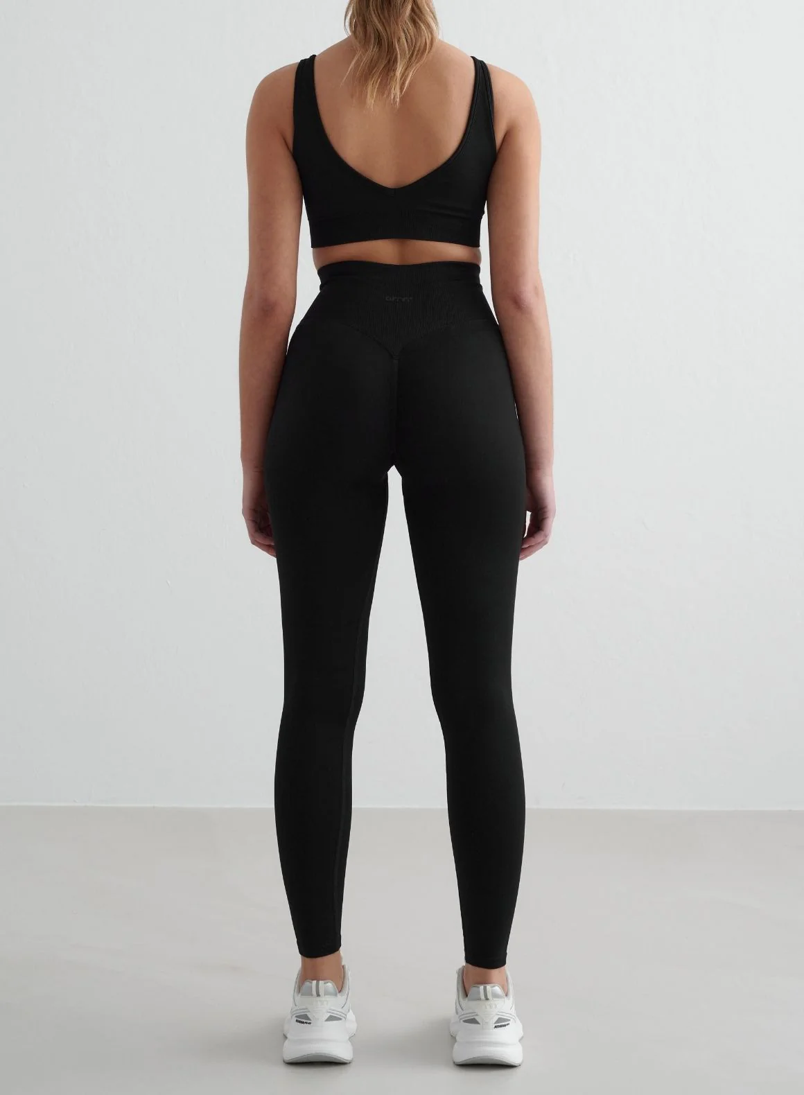 Black Shape Seamless Tall Tights - Image 3