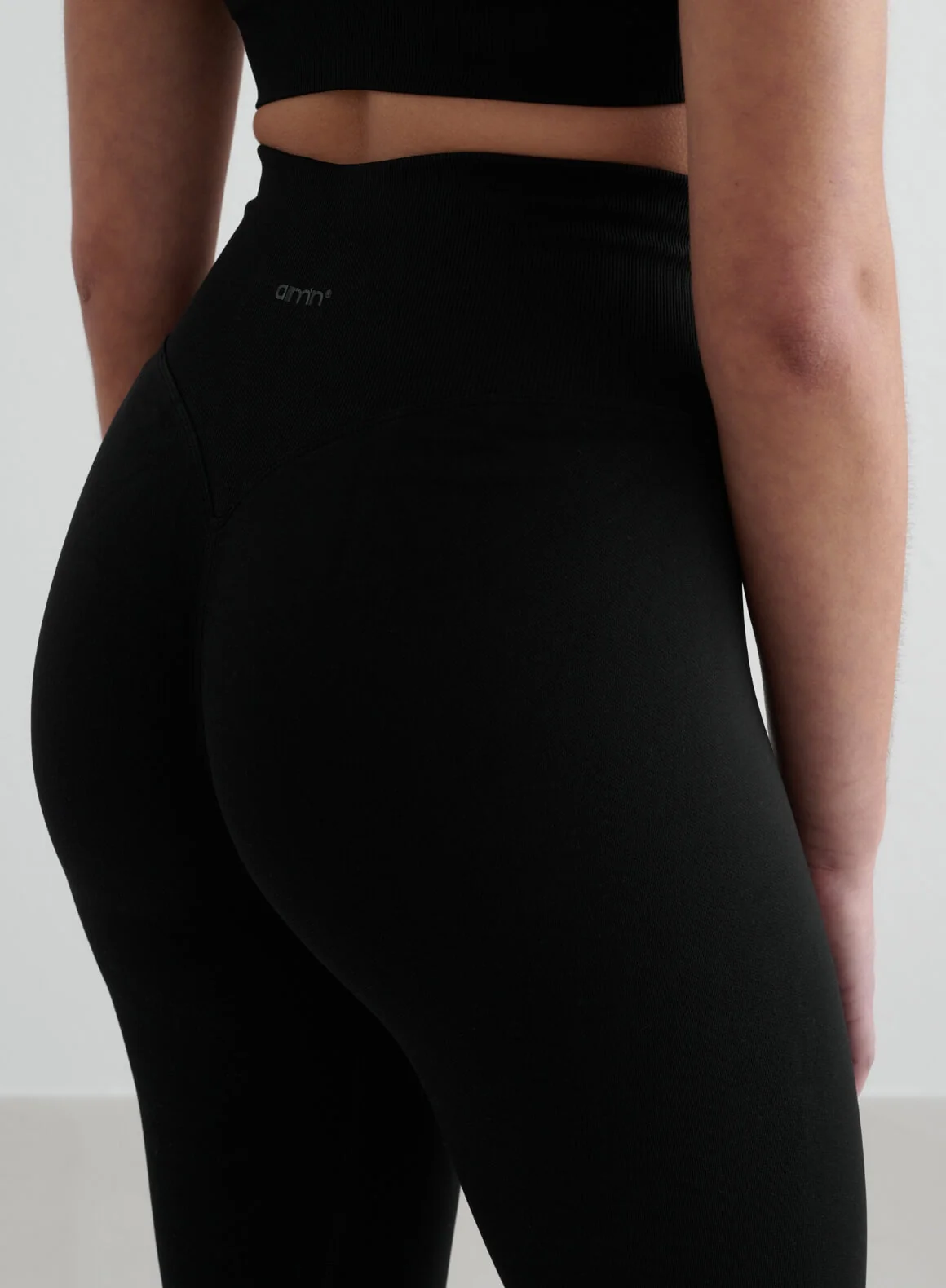 Black Shape Seamless Tights & Deep Cut Bra Set - Image 5