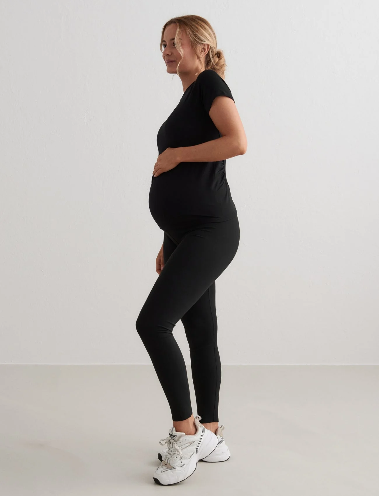 Black Soft Basic Maternity Short Sleeve - Image 5