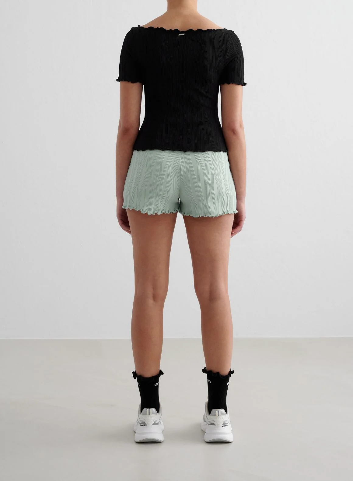 Black Tulip Short Sleeve Top - Image 4