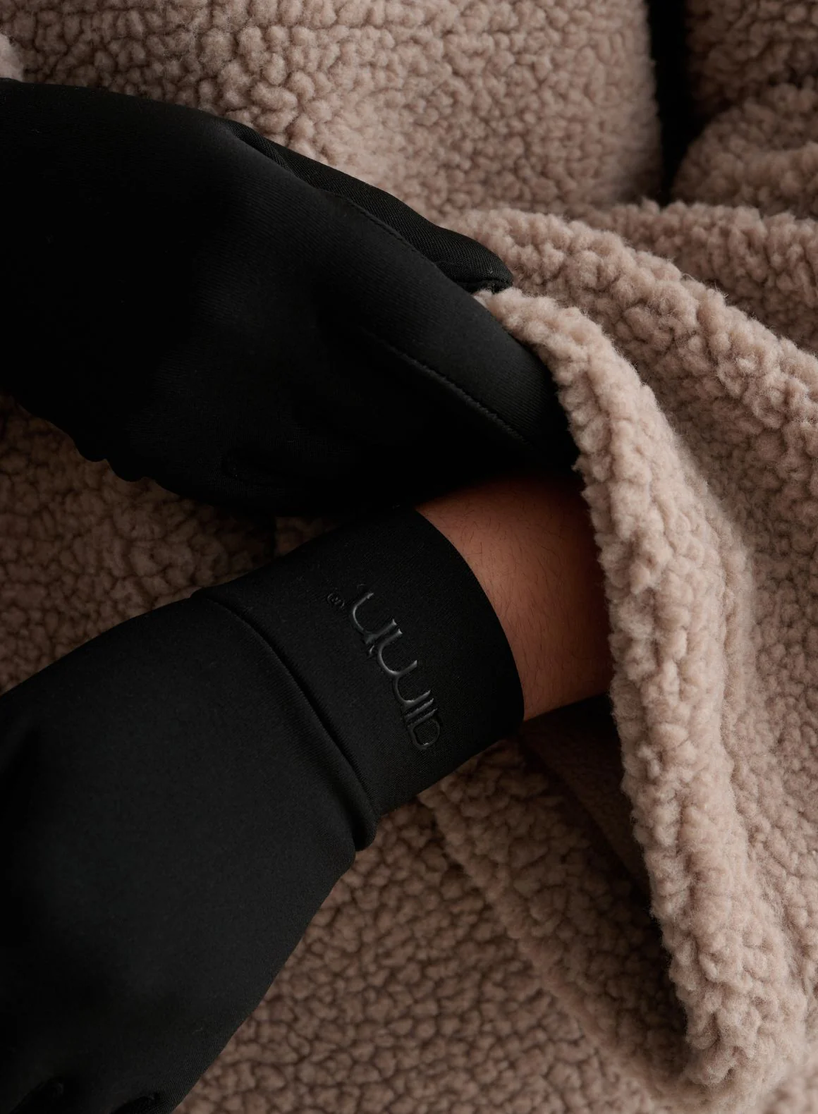 Black Warming Gloves - Image 3