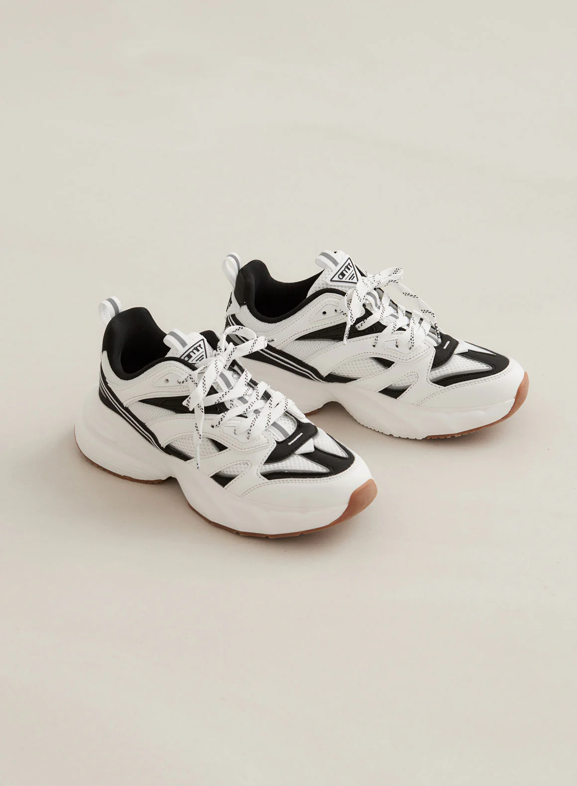 Black/White Athena 100