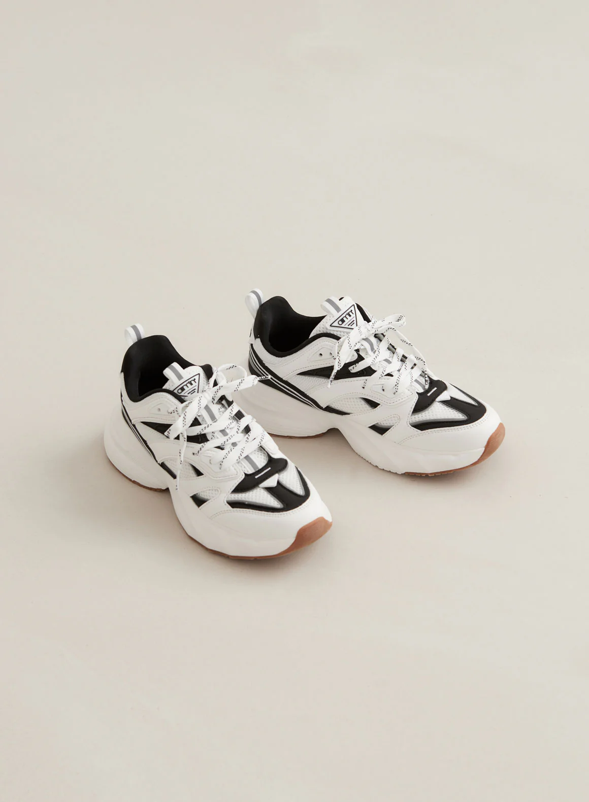 Black/White Athena 100 - Image 4