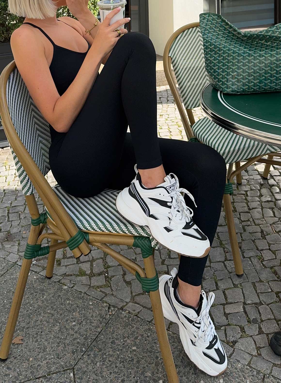 Black/White Athena 100 - Image 5