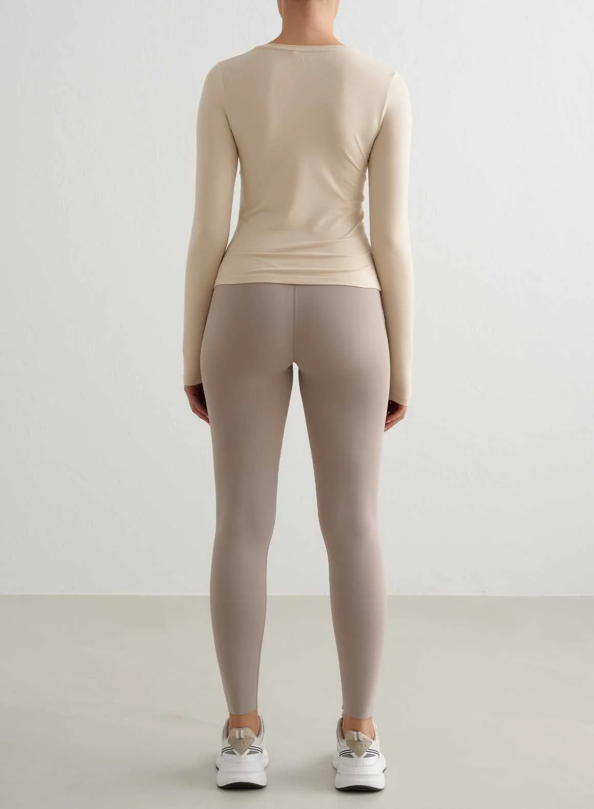 Café Au Lait Soft Basic V-neck Long Sleeve - Image 4