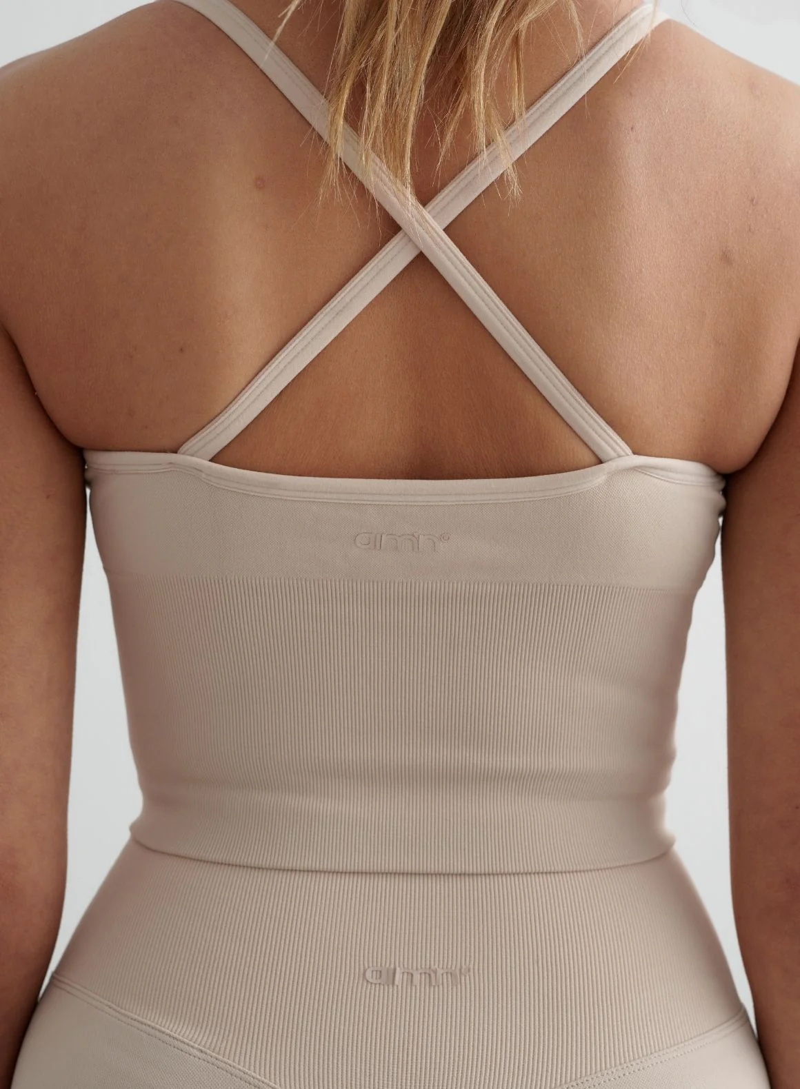 Clay Shape Seamless Tights & Cross Back Bralette Set - Image 4
