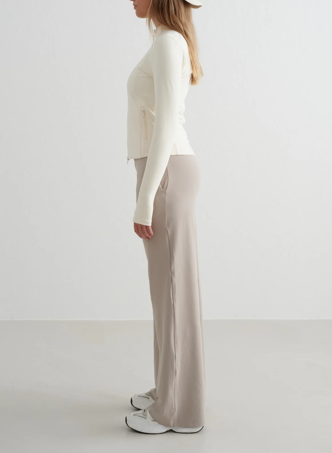 Dark Clay Sense Wide Pants - Image 3