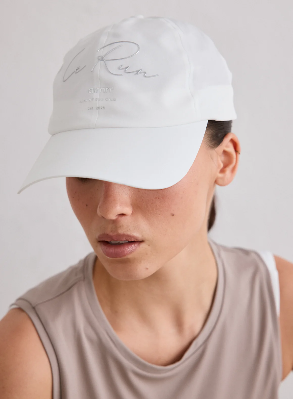 White Le Run Running Cap - Image 2