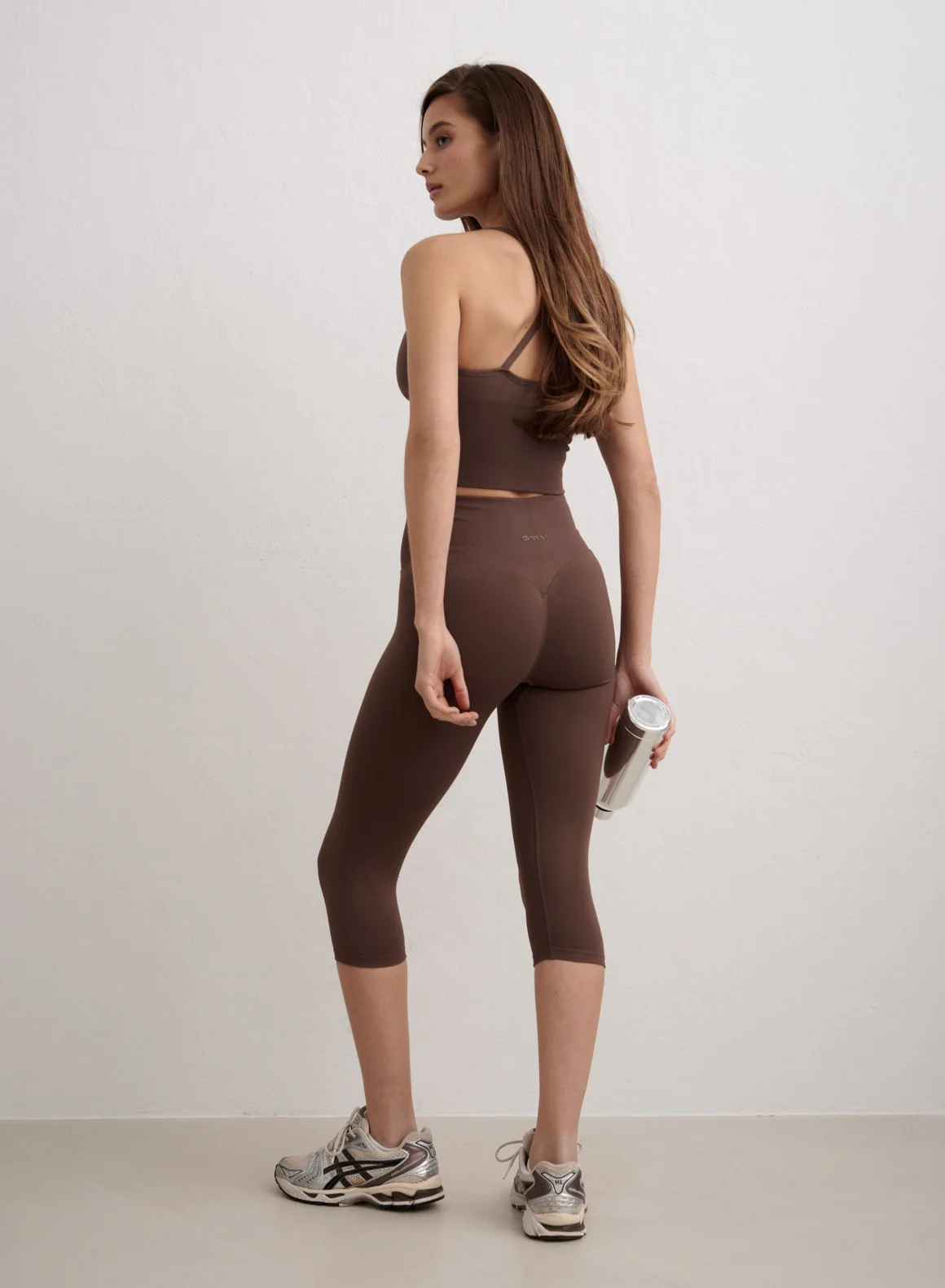 Macchiato Shape Seamless Capri Tights - Image 2