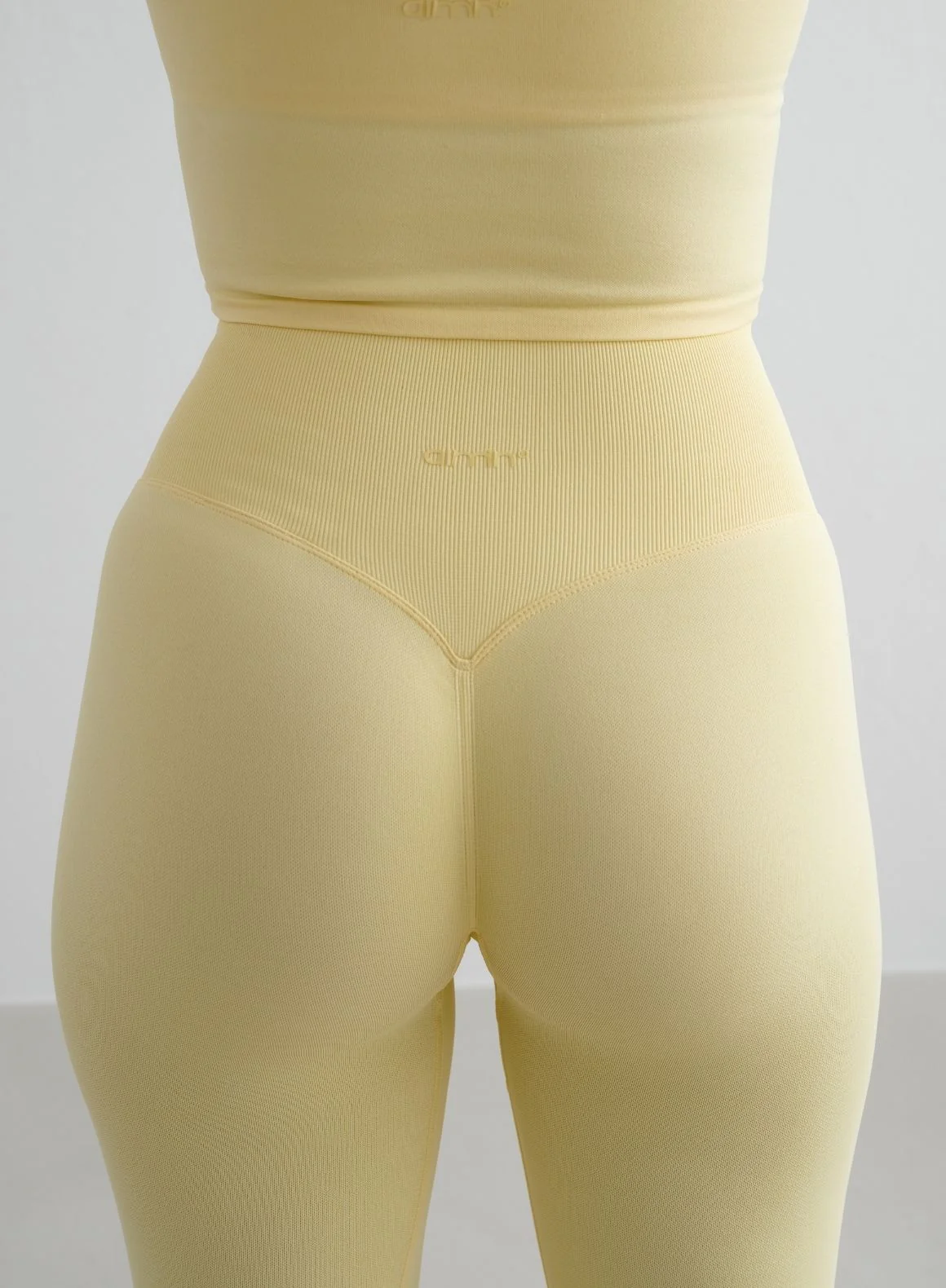 Mellow Shape Seamless Tights - Image 5