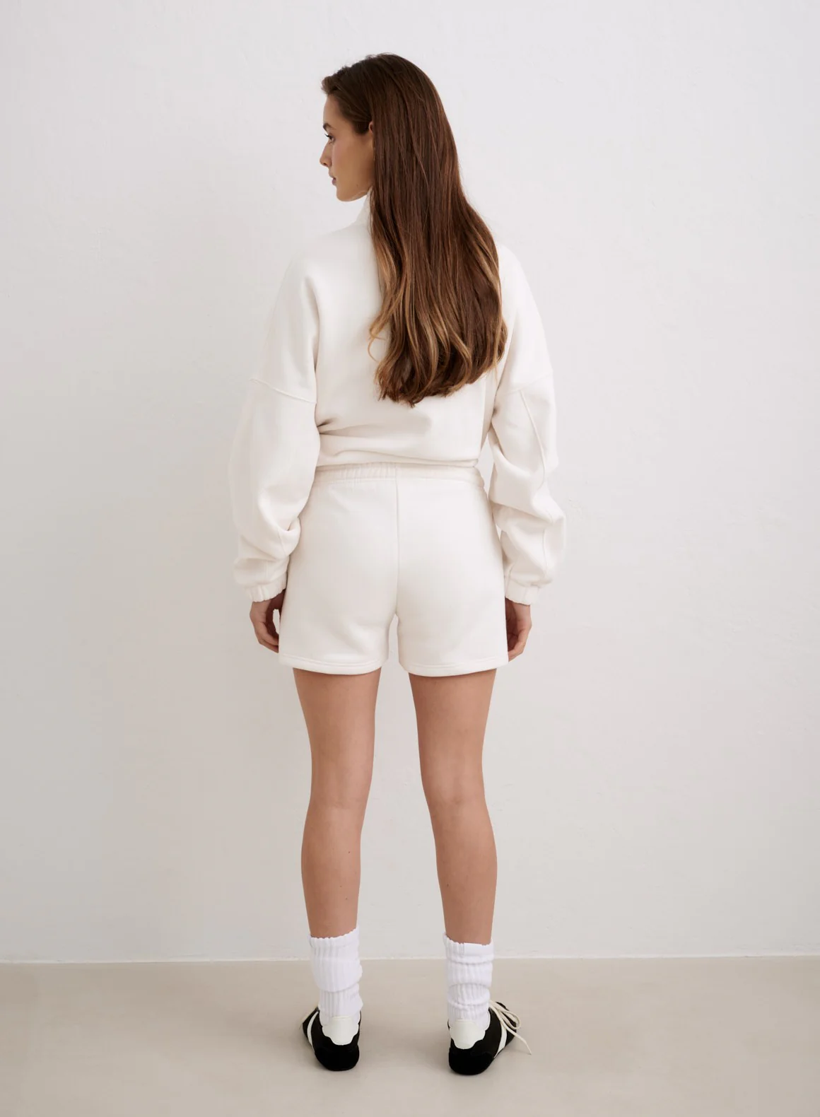 Off White Script Sweat Shorts - Image 4