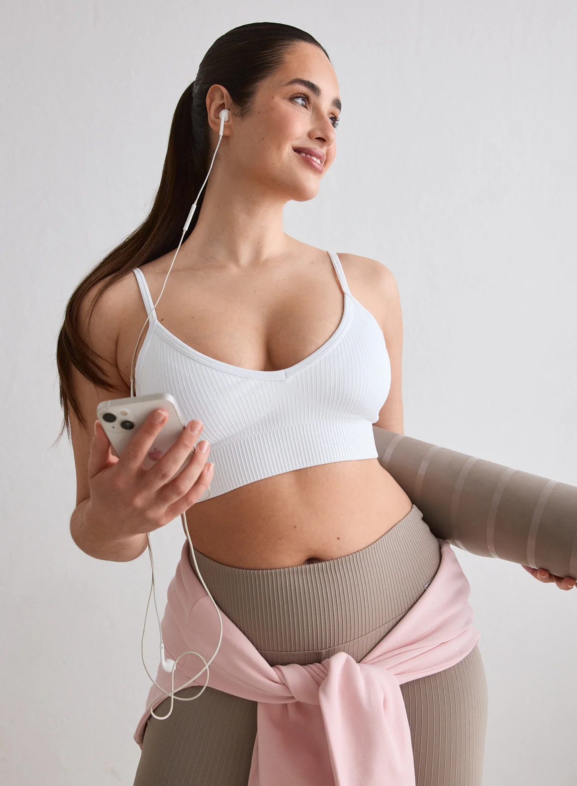 White Ribbed Seamless Deep Cut Bra - Image 3