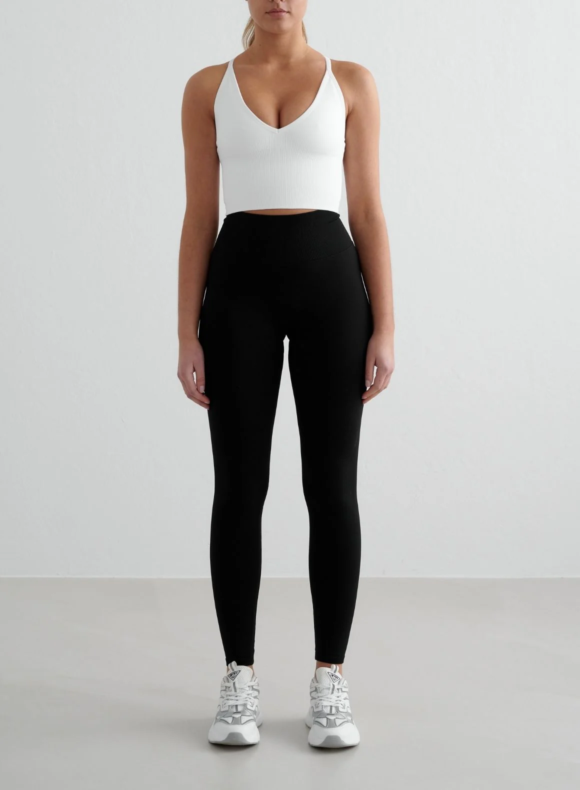 White Shape Seamless Cross Back Bralette - Image 4
