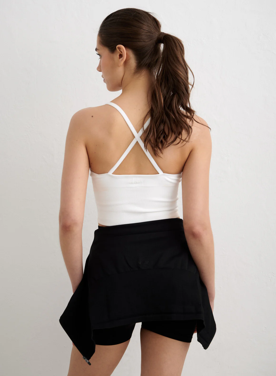White Shape Seamless Cross Back Bralette - Image 7